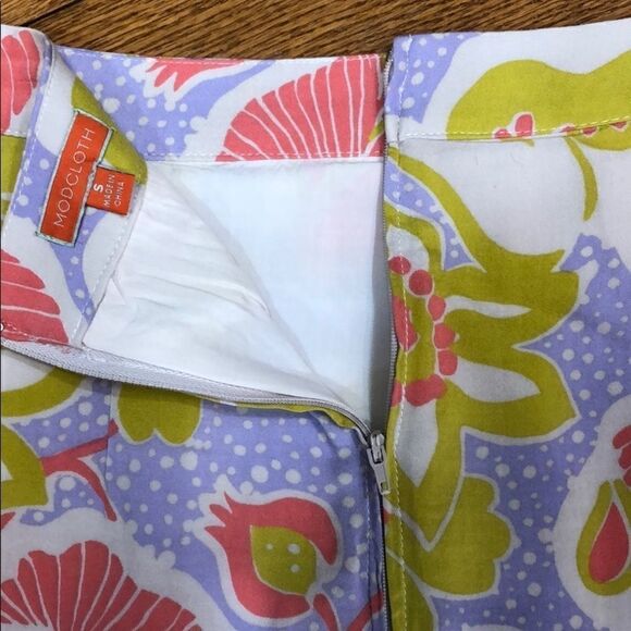 ModCloth Whole Lotta Loveliness Floral Faux Wrap Skirt Size Small - Picture 10 of 12